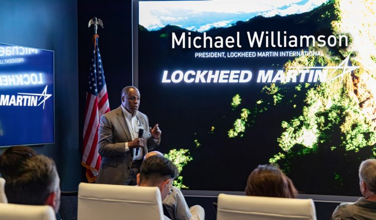 Digital Engagement Center Opens at Wayfinder in Honolulu